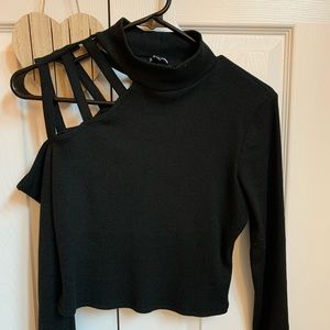 Cold shoulder turtleneck, quite thick material